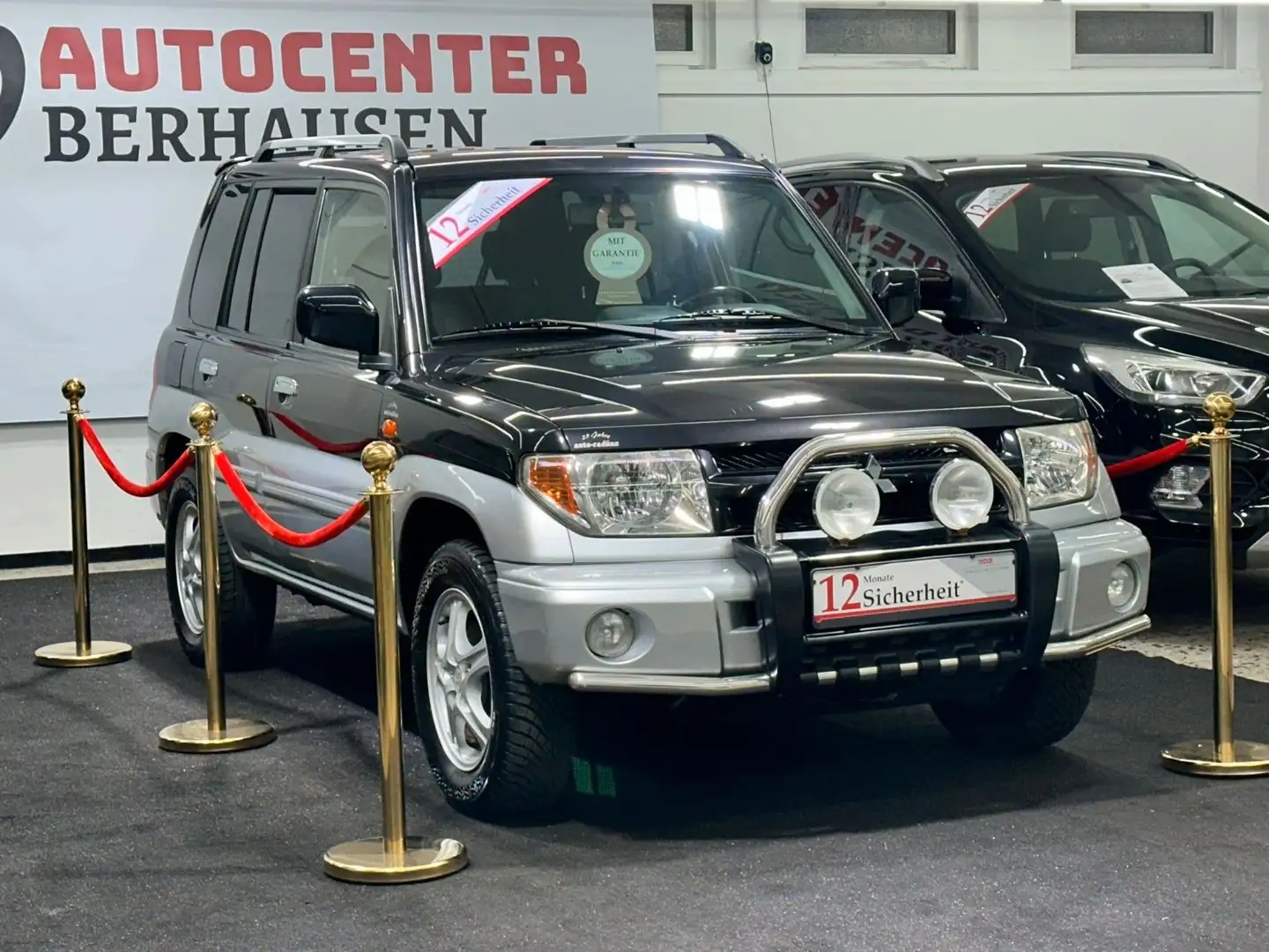 Mitsubishi Pajero Pinin Schwarz - 2