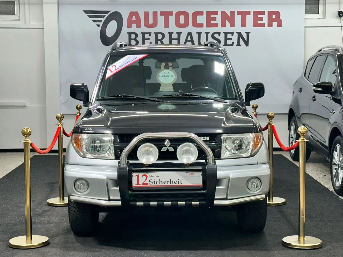 Mitsubishi Pajero Pinin Schwarz - 1