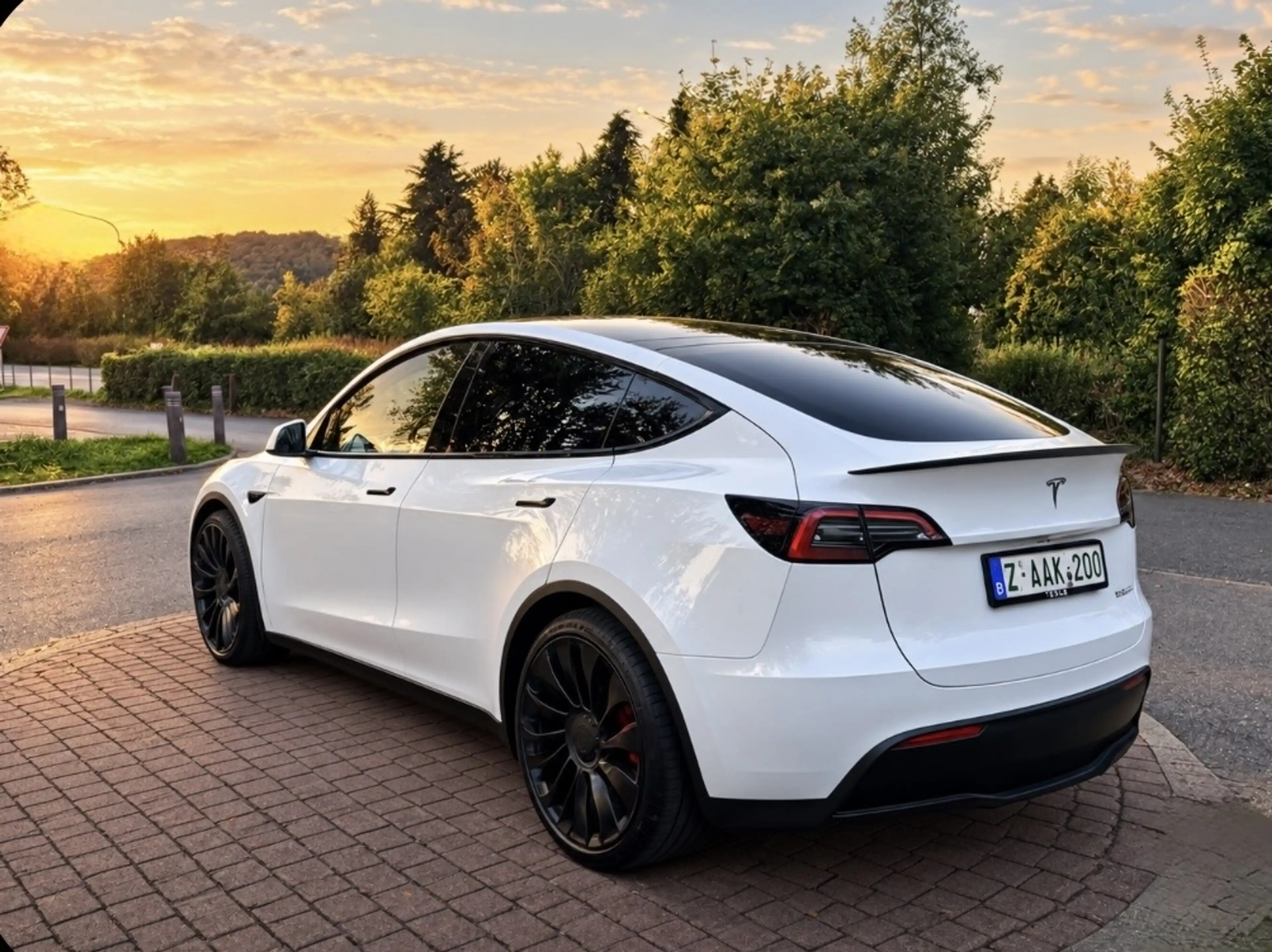 Tesla Model Y PERFORMANCE | AWD 4X4 | JANTES 21 | GARANTIE TESLA 2030 | AUTOPILOT !!! — photo 3