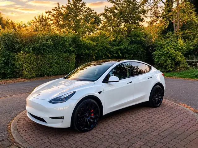 Tesla Model Y PERFORMANCE | AWD 4X4 | JANTES 21 | GARANTIE TESLA 2030 | AUTOPILOT !!!