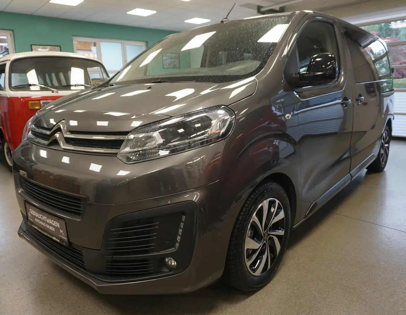 Citroen Jumpy DOKA HDi 180 EAT6 Grau - 1