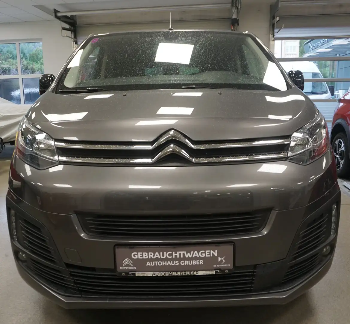 Citroen Jumpy DOKA HDi 180 EAT6 Grau - 2