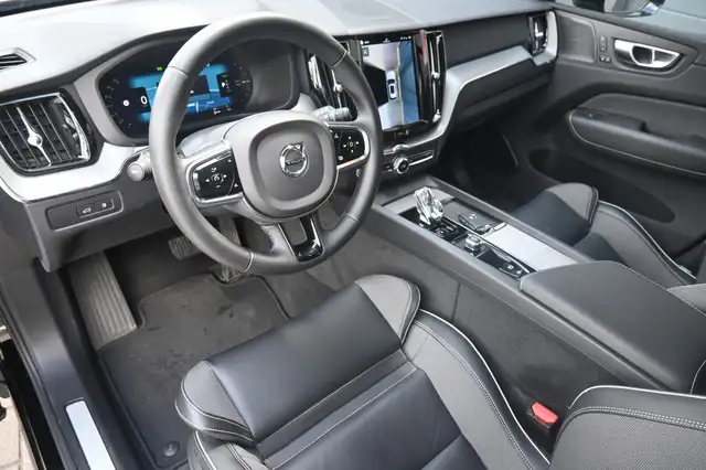 Volvo XC60 view 12