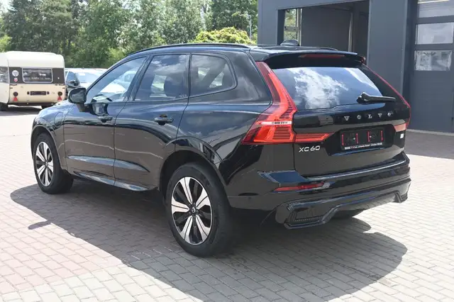 Volvo XC60 view 3