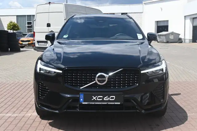 Volvo XC60 view 8