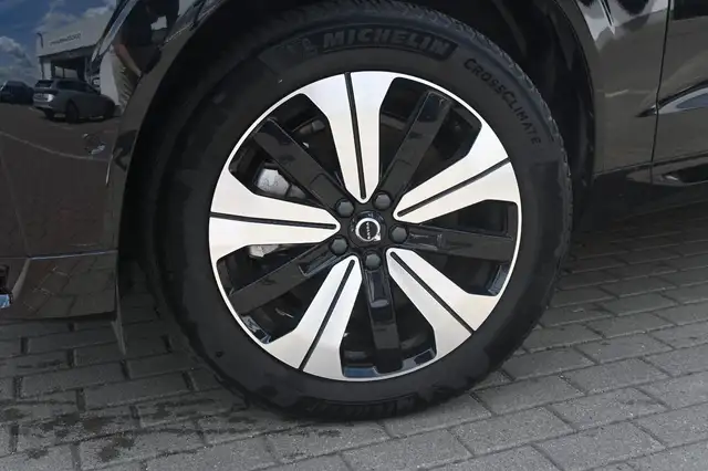 Volvo XC60 view 11