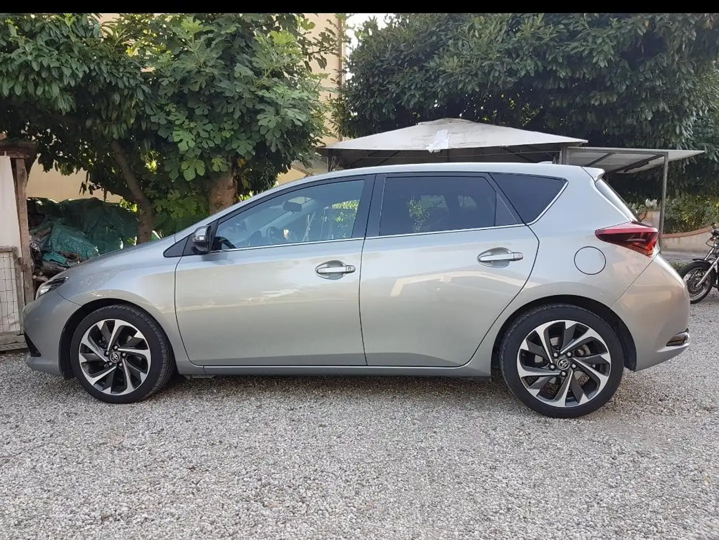 Toyota Auris Auris 5p 1.4 d-4d Active Grigio - 2