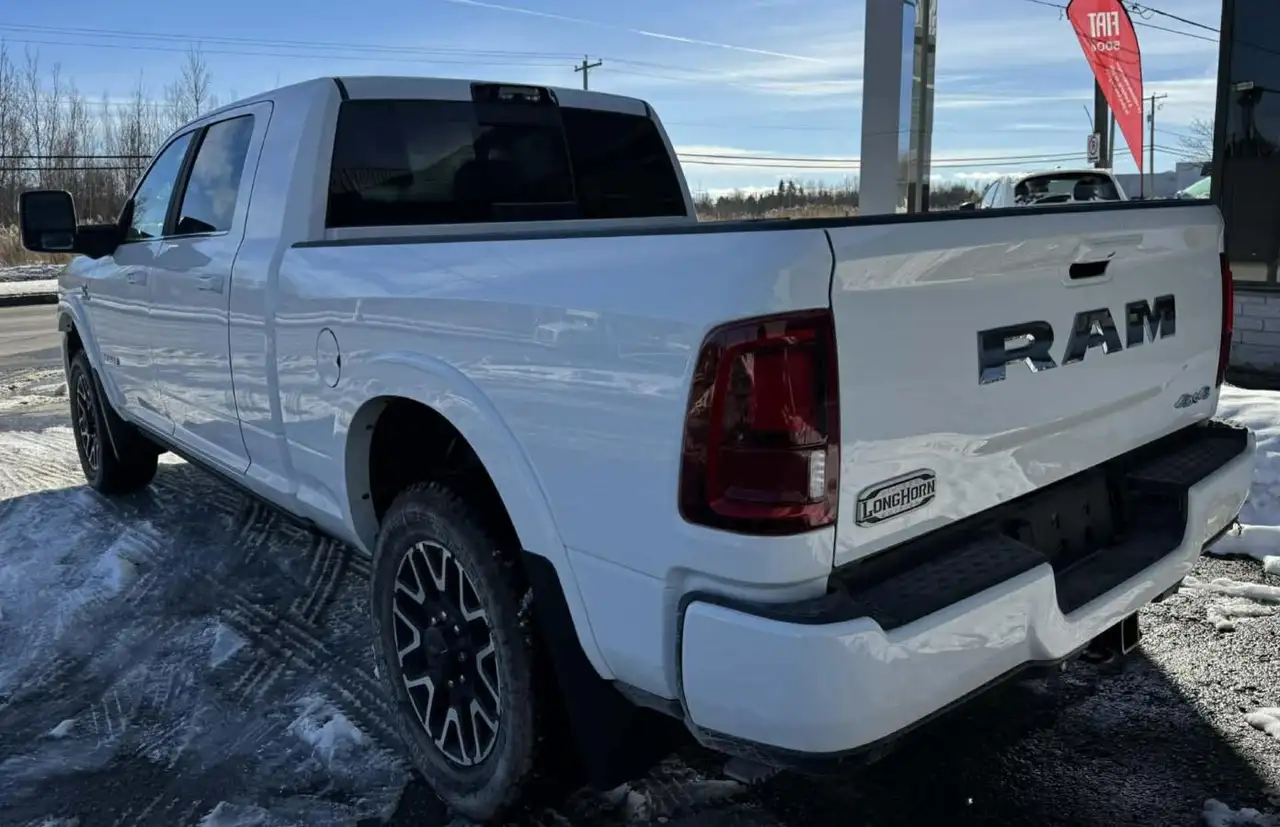 RAM 2500 снимка RAM 2500