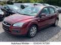 Ford Focus Lim. Ghia Klimaa. 2.0 Rot - thumbnail 1