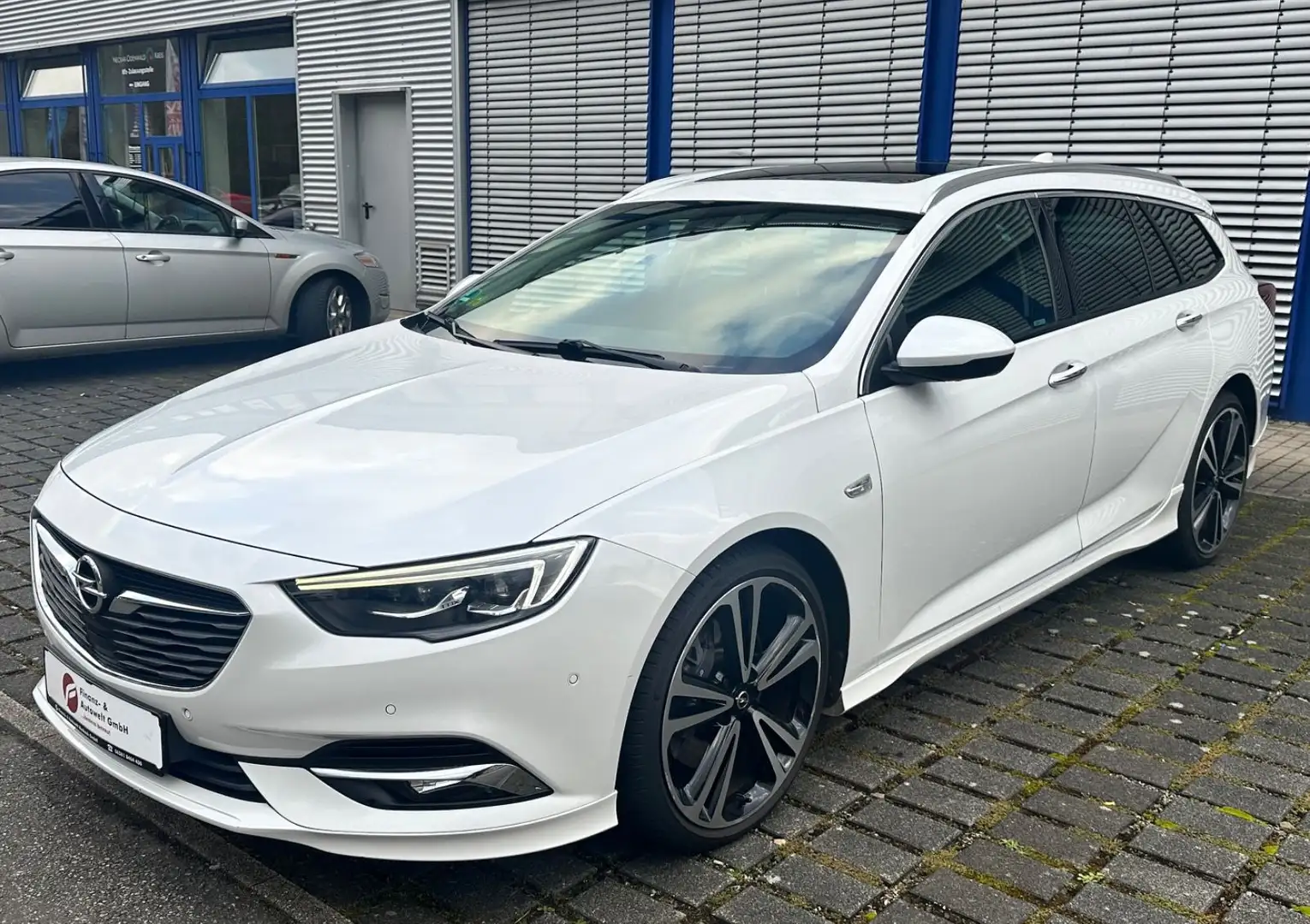 Opel Insignia B ST 2.0 Turbo Exclusive 4x4/OPC/Pano White - 1