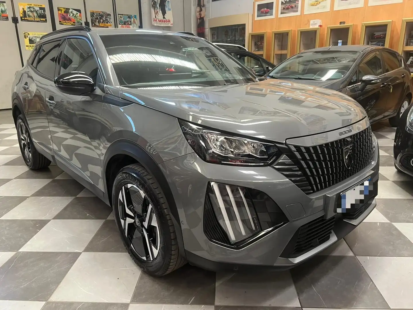 Peugeot 2008 BlueHDi 130 S&S EAT8 GT Grijs - 1