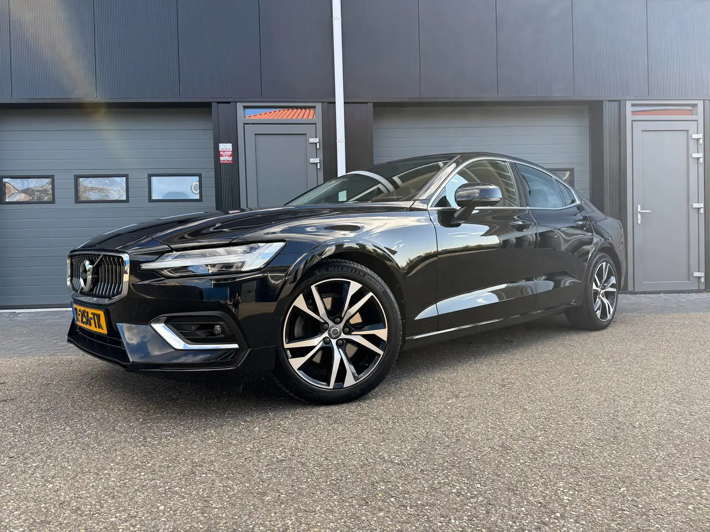 Volvo S60 Volvo S60 2.0 B4 Stoel, Stuur- én Voorruitverw Zwart - 1