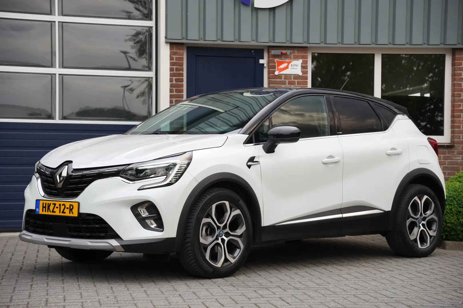 Renault Captur 1.6 E-Tech Plug-in Hybrid 160 Intens, Navi, Camera Blanco - 2