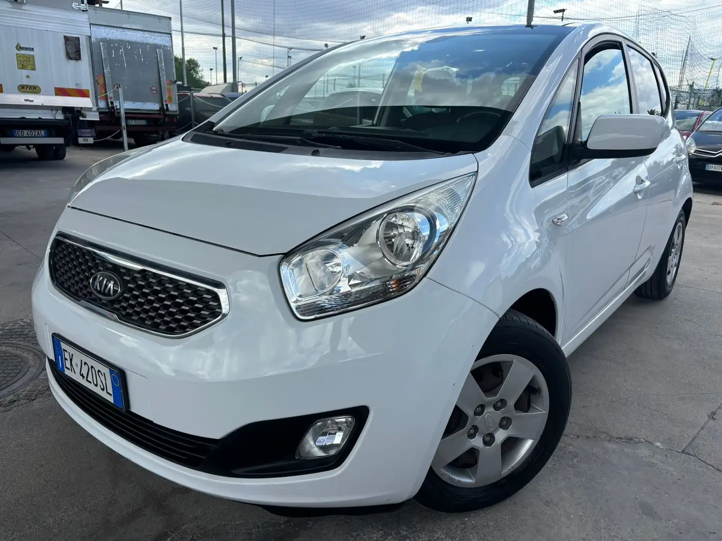 Kia Venga 1.4 CRDi 90CV WGT Fullsky Bianco - 2