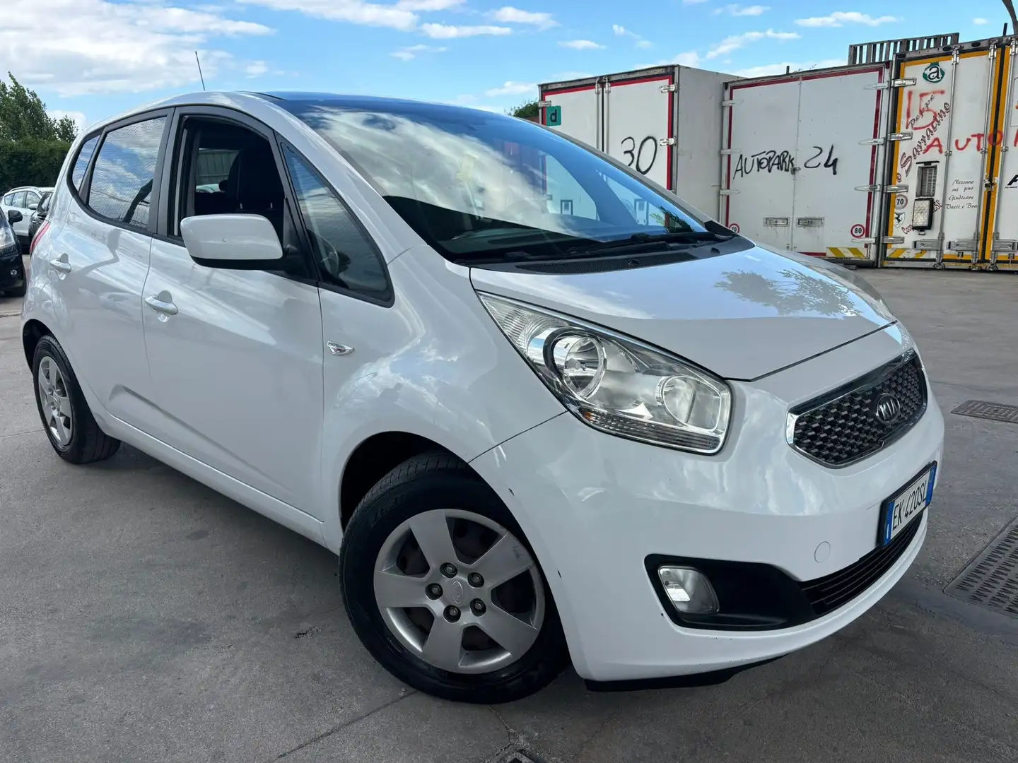 Kia Venga 1.4 CRDi 90CV WGT Fullsky Bianco - 1