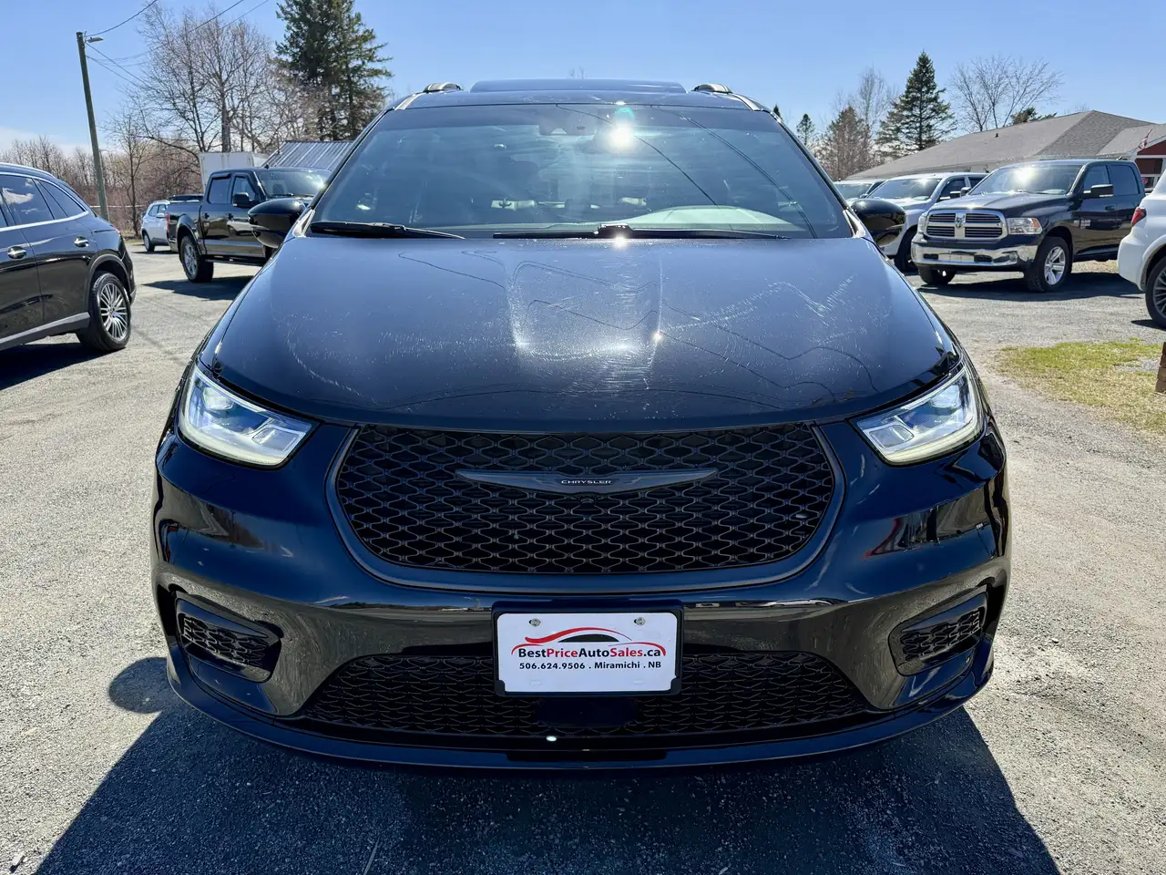 Chrysler Pacifica снимка Chrysler Pacifica