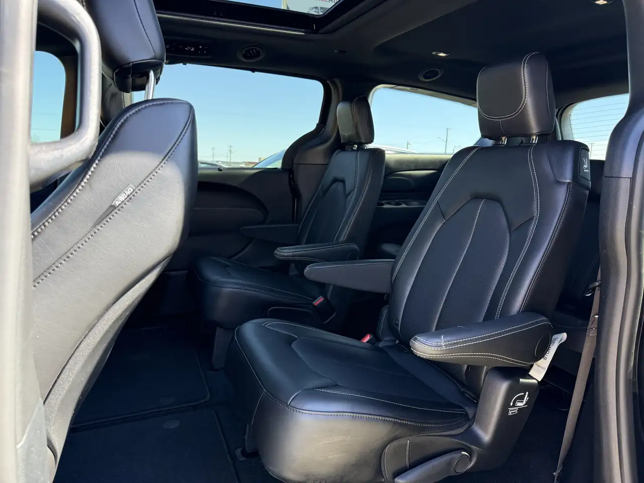 Chrysler Pacifica снимка Chrysler Pacifica