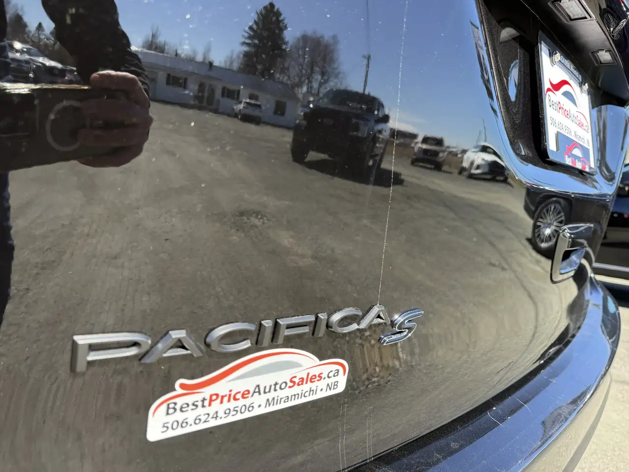 Chrysler Pacifica снимка Chrysler Pacifica