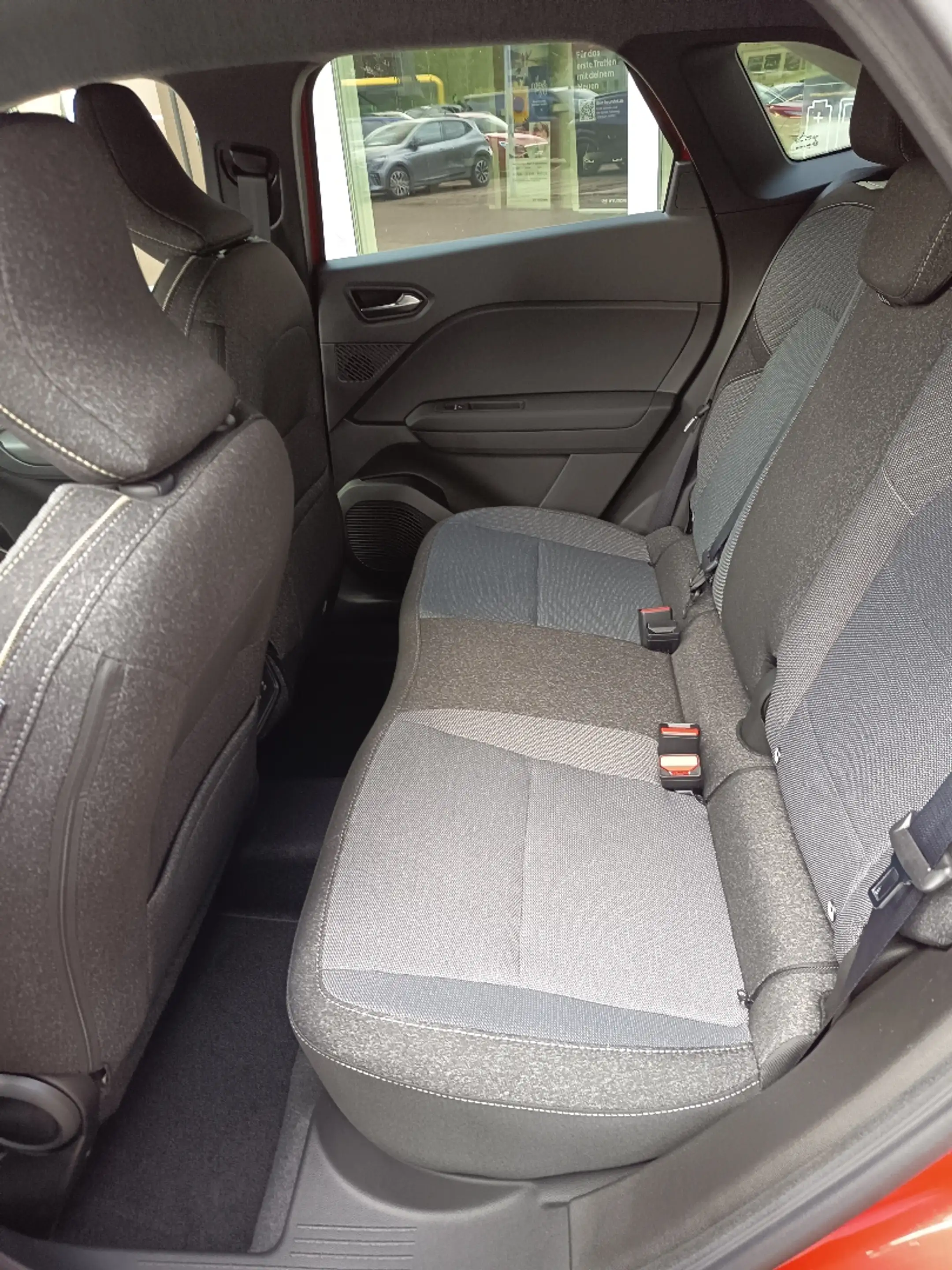 Mitsubishi Grandis Intro Edition 1.3 T-Benziner 7-DCT — photo 11