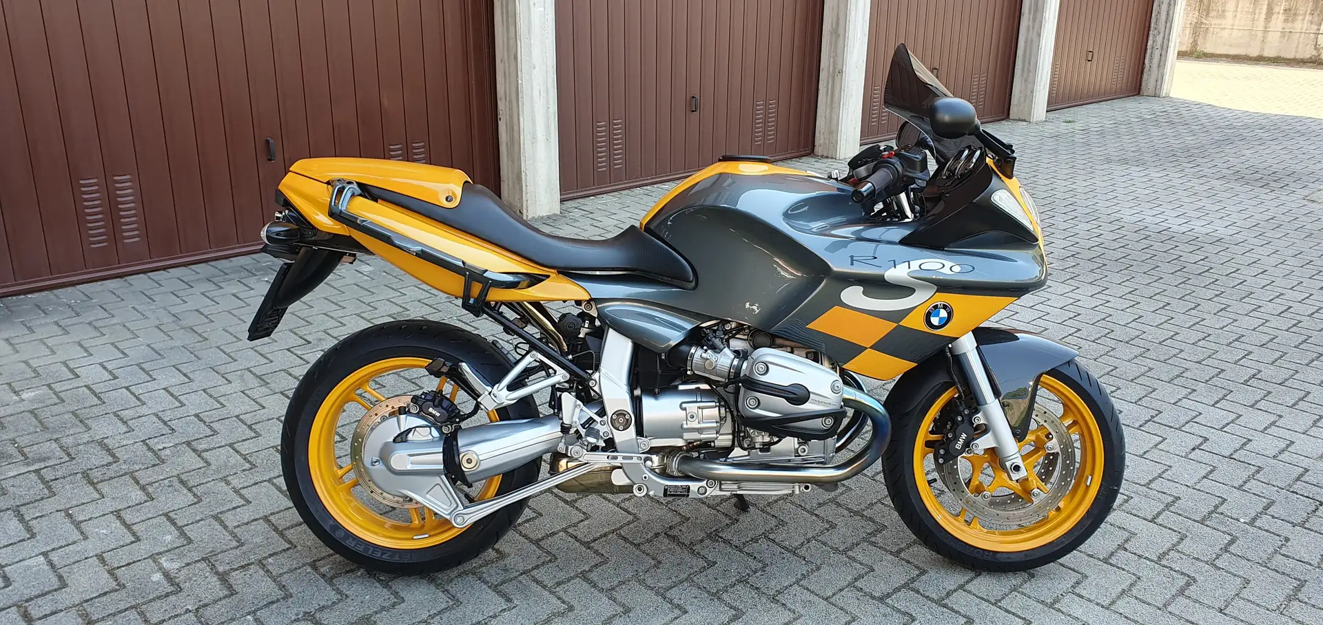 BMW R 1100 S Amarillo - 1
