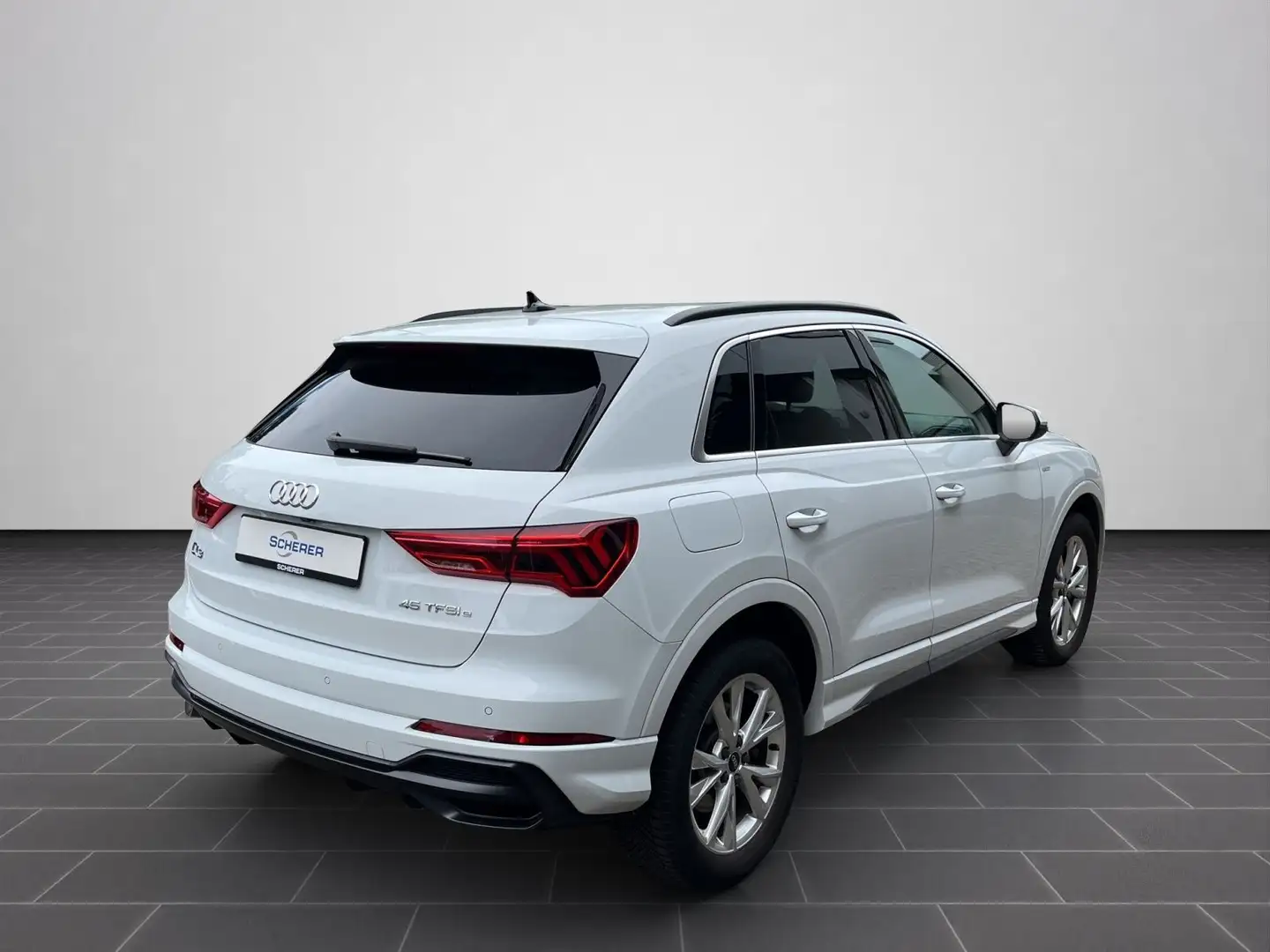 Audi Q3 S line 45 TFSI S tronic Navi/AHK/RFK Weiß - 2