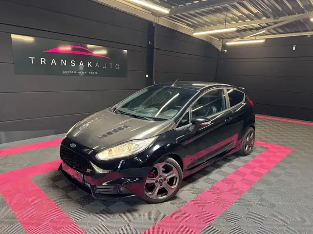 Ford Fiesta ST200 1.6 EcoBoost 200 ST200 / Capot Carbone / Echangeur gros volume / Echappement