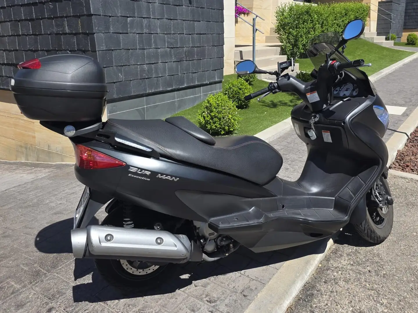 Suzuki Burgman 125 Executive Negro - 2