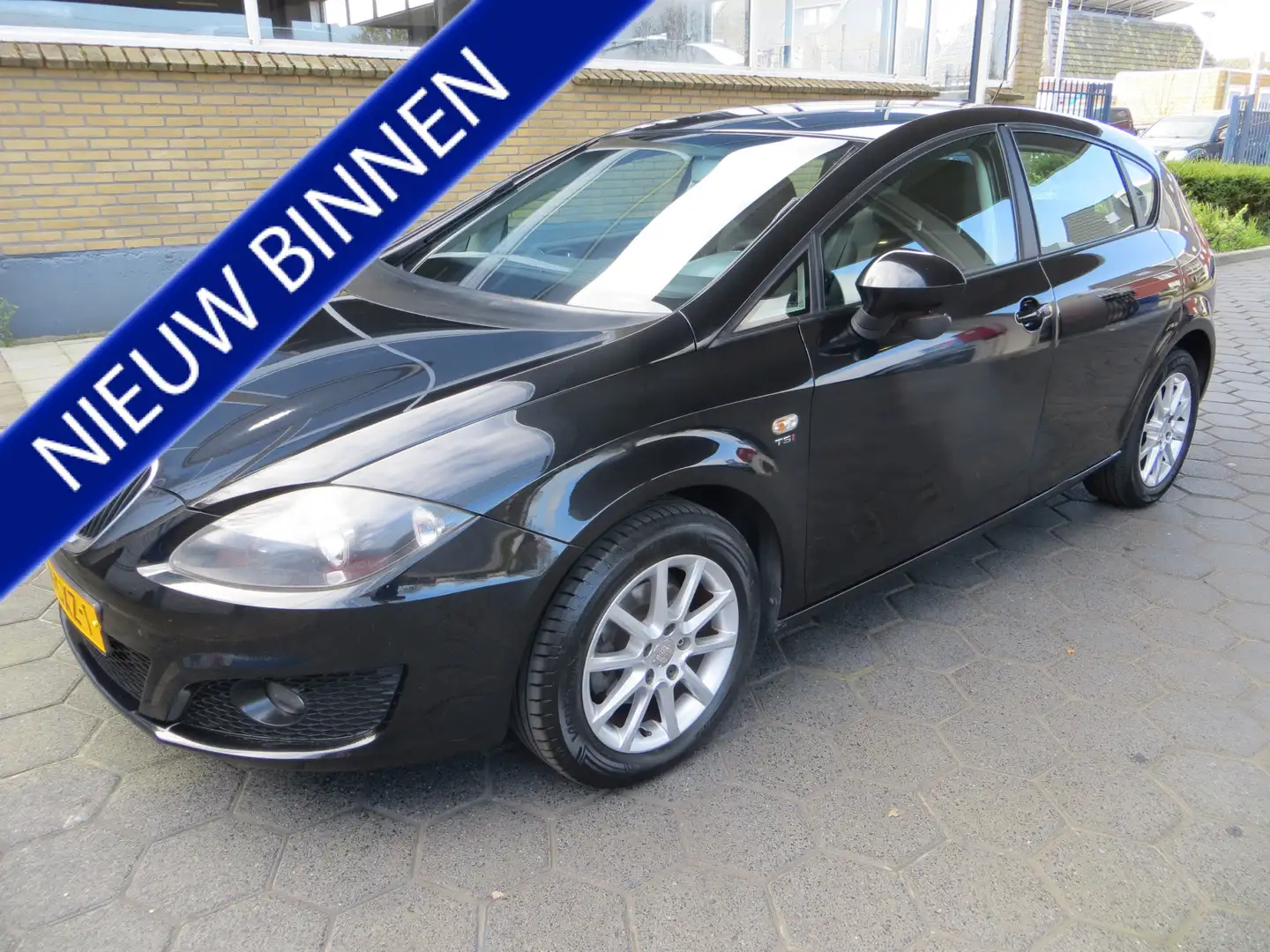 SEAT Leon 1.2 TSI Ecomotive Style CLIMA CRUISE NAP 100.924KM Negro - 1