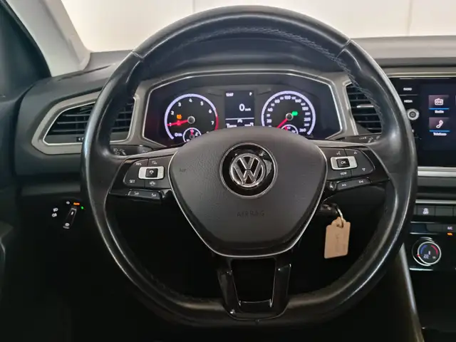 Volkswagen T-Roc view 10