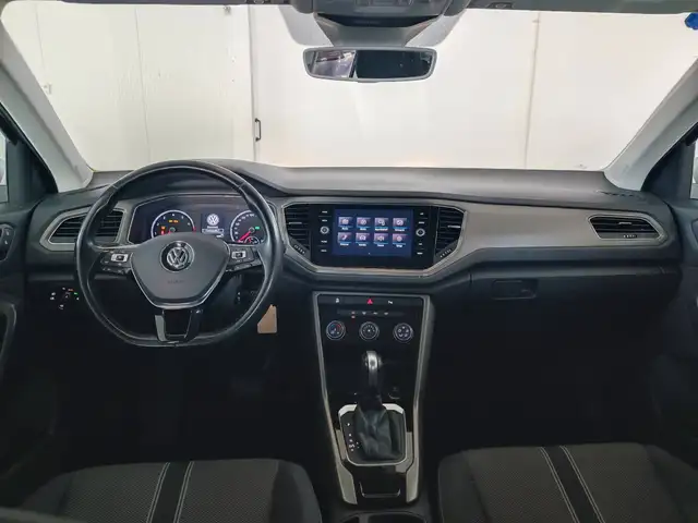 Volkswagen T-Roc view 7