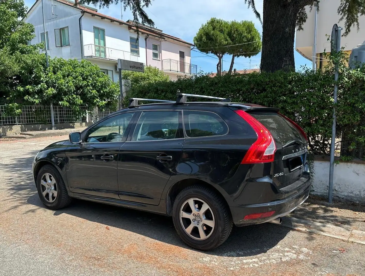 Volvo XC60 XC60 2.0 d3 Kinetic 150cv gancio traino Nero - 1