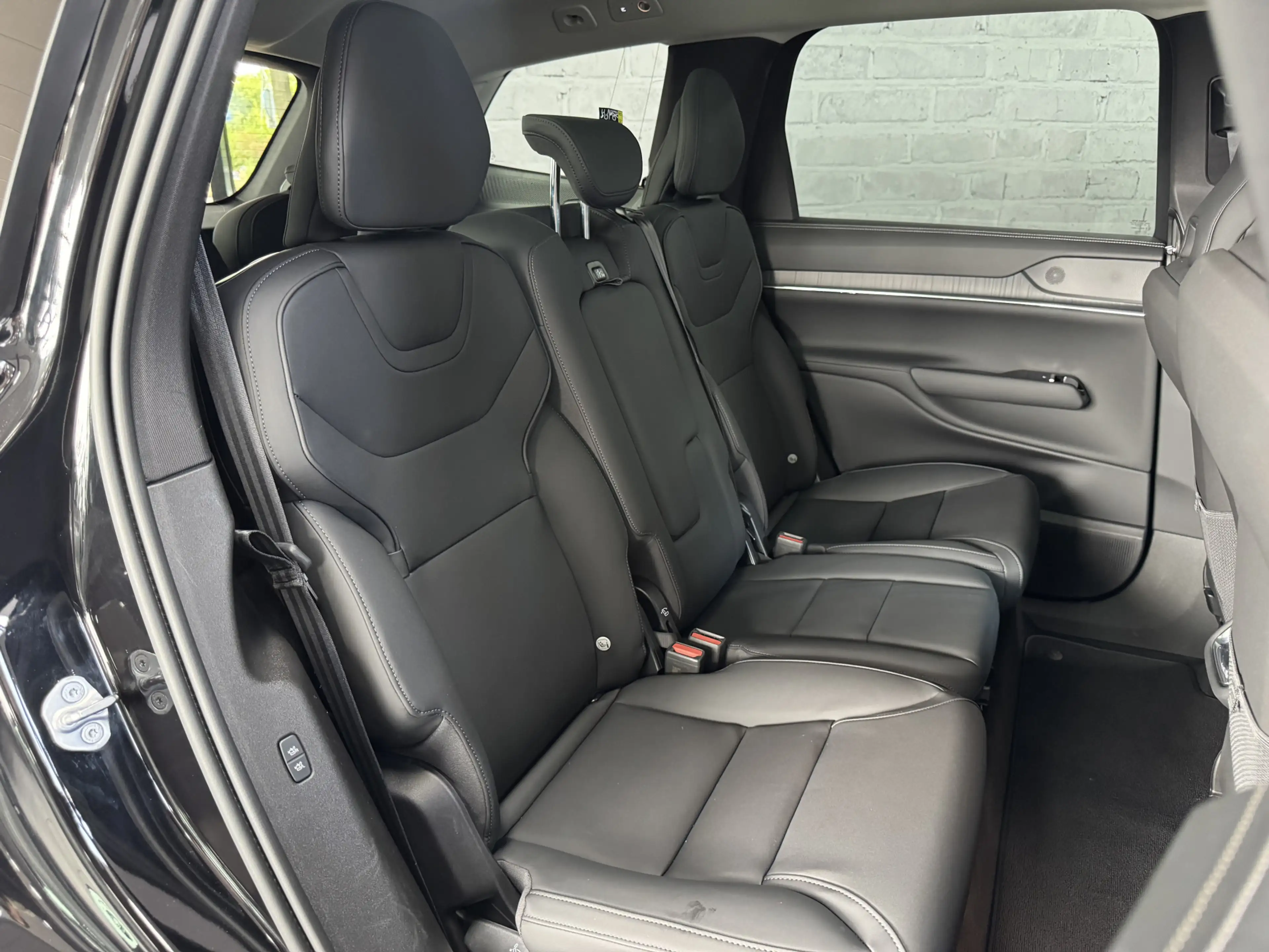 Volvo EX90 Single Motor Core 7p 104 kWh Pano ACC — photo 14