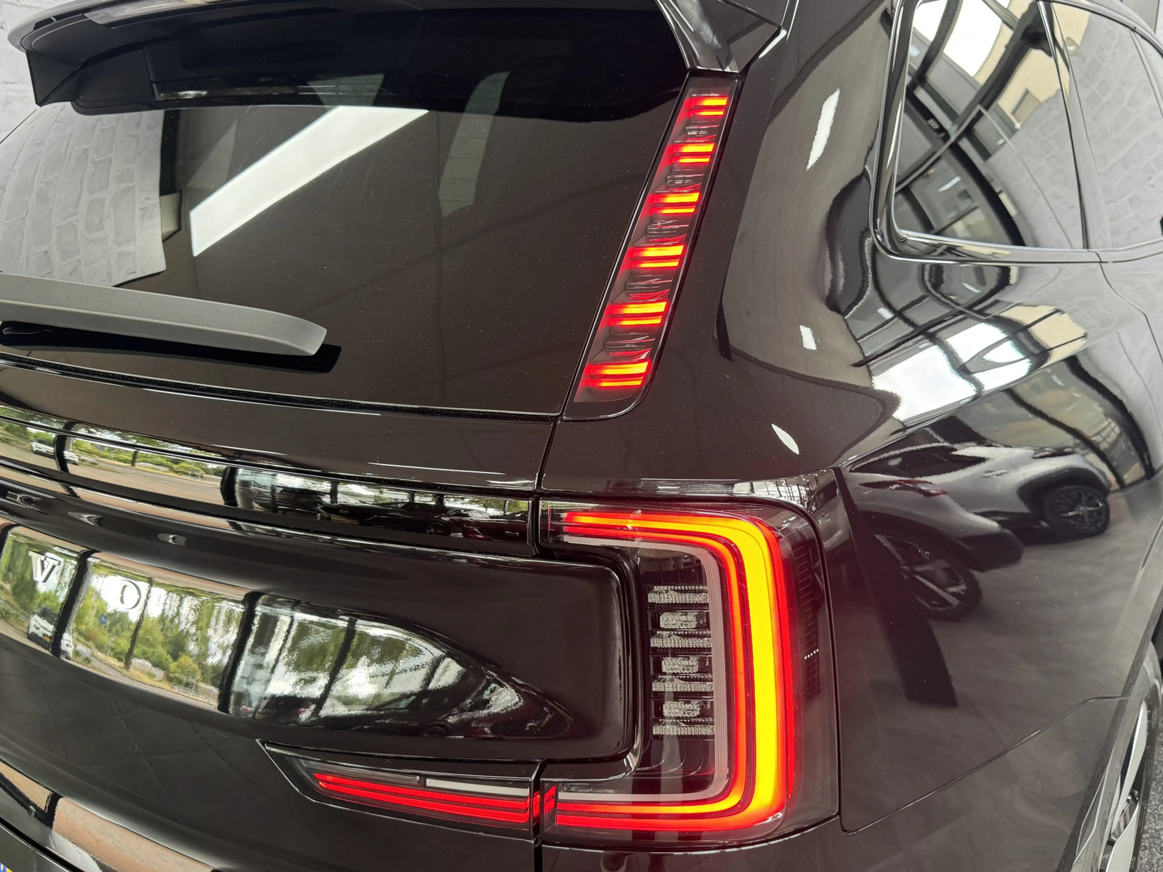 Volvo EX90 Single Motor Core 7p 104 kWh Pano ACC — photo 11
