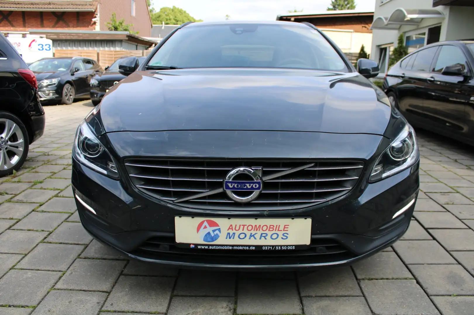 Volvo V60 T3 Momentum BiXenon Leder Navigation Tempomat Rück Grau - 2