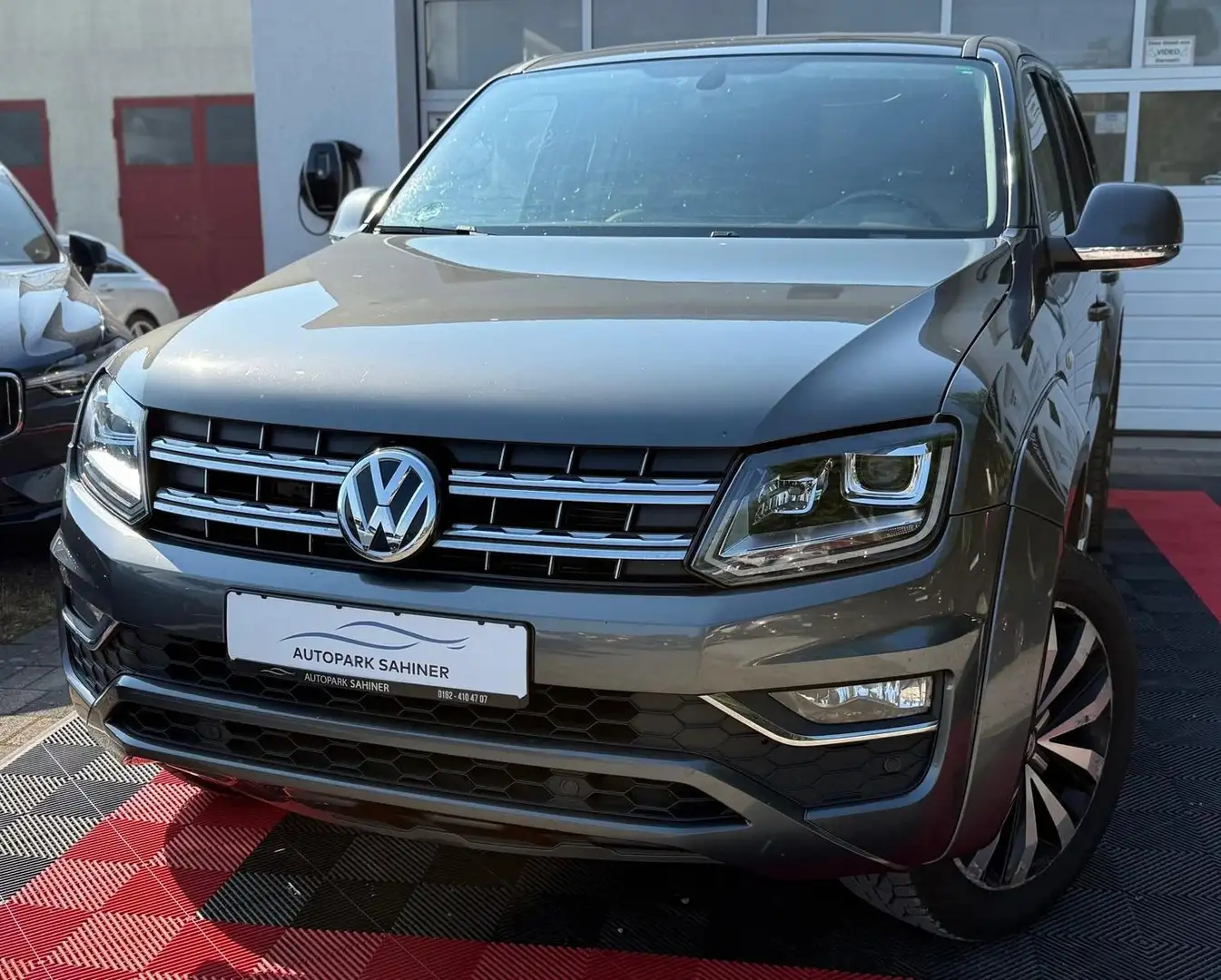 Volkswagen Amarok Highline DoubleCab 4Motion Grau - 1