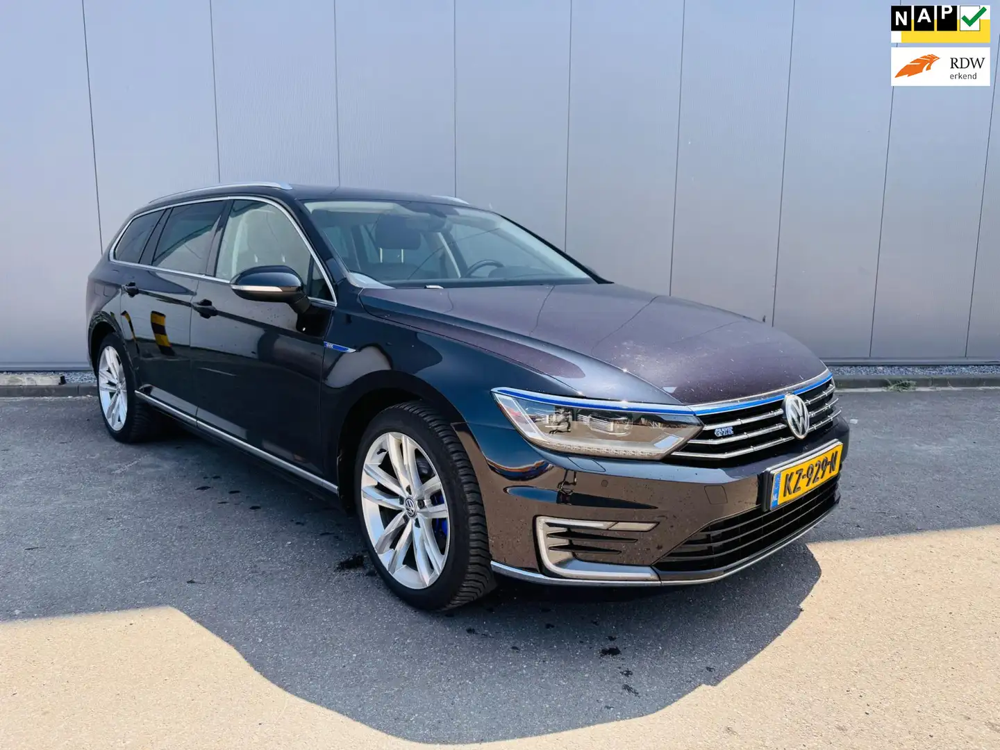 Volkswagen Passat Variant 1.4 TSI GTE Connected Series Plus pano leder full Noir - 1