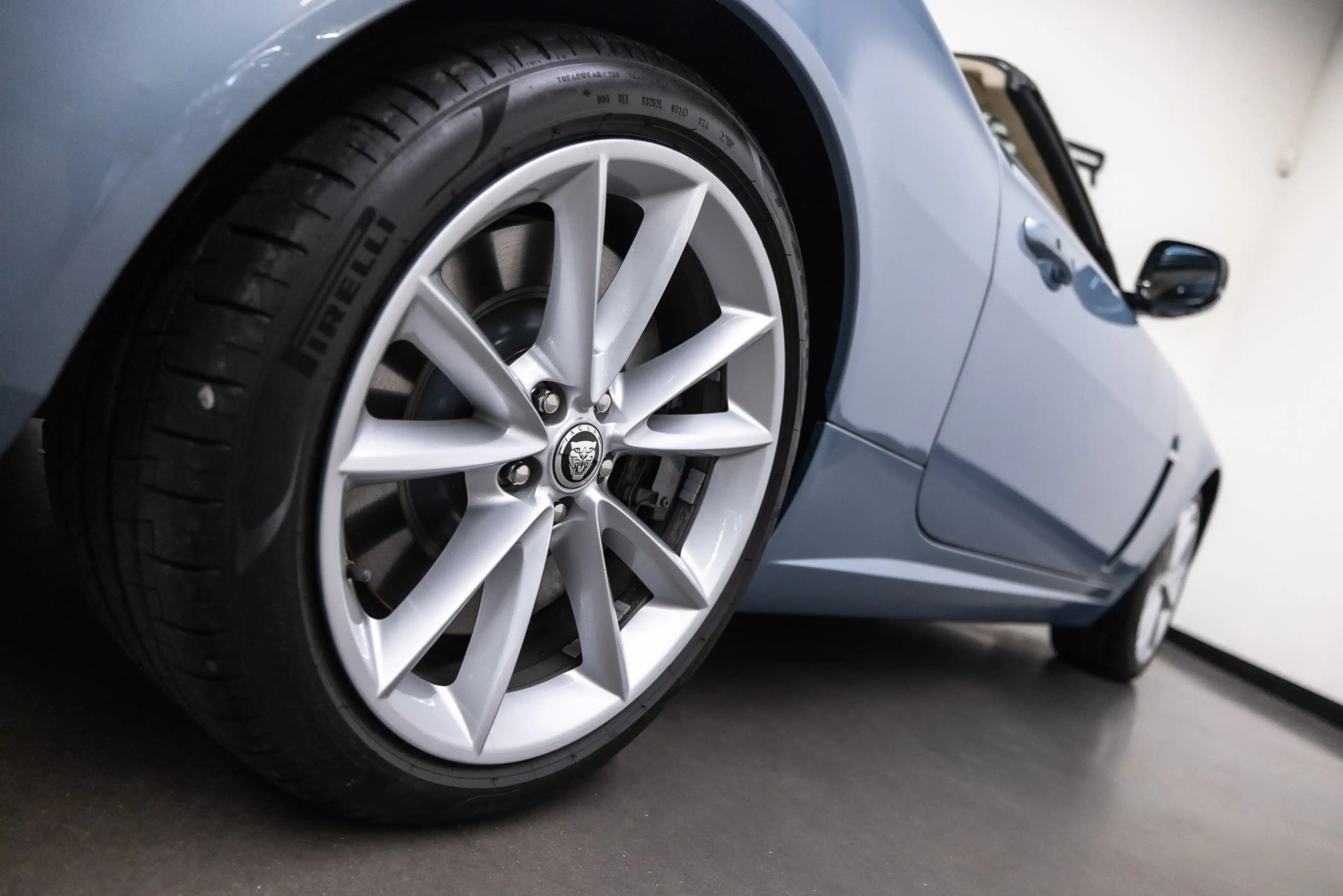 Jaguar XKR 5.0 V8 XKR Convertible Fiscale waarde € 14.000,- — photo 11