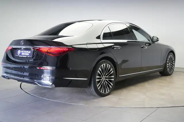 Mercedes-Benz S-Class view 6