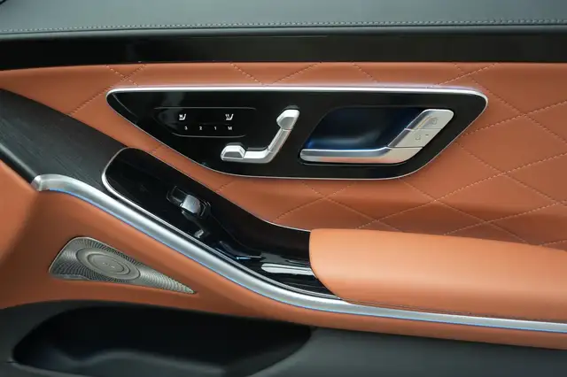 Mercedes-Benz S-Class view 10