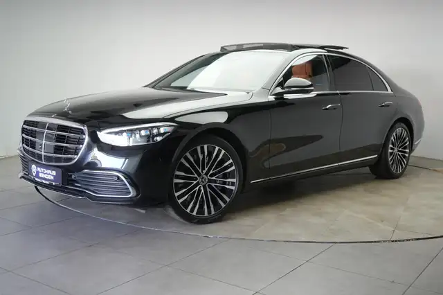 Mercedes-Benz S-Class view 3
