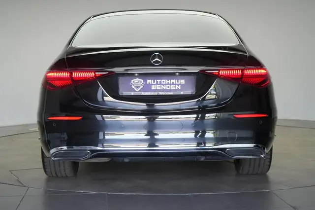 Mercedes-Benz S-Class view 5