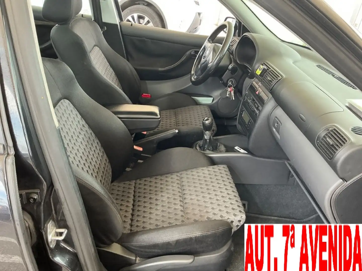 SEAT Leon 1.9TDI Sport Negro - 2