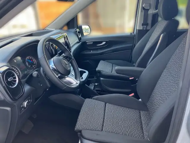 Mercedes-Benz eVito e 129 Tourer PRO Lang Navi Distr MBUX LED Ansicht 8