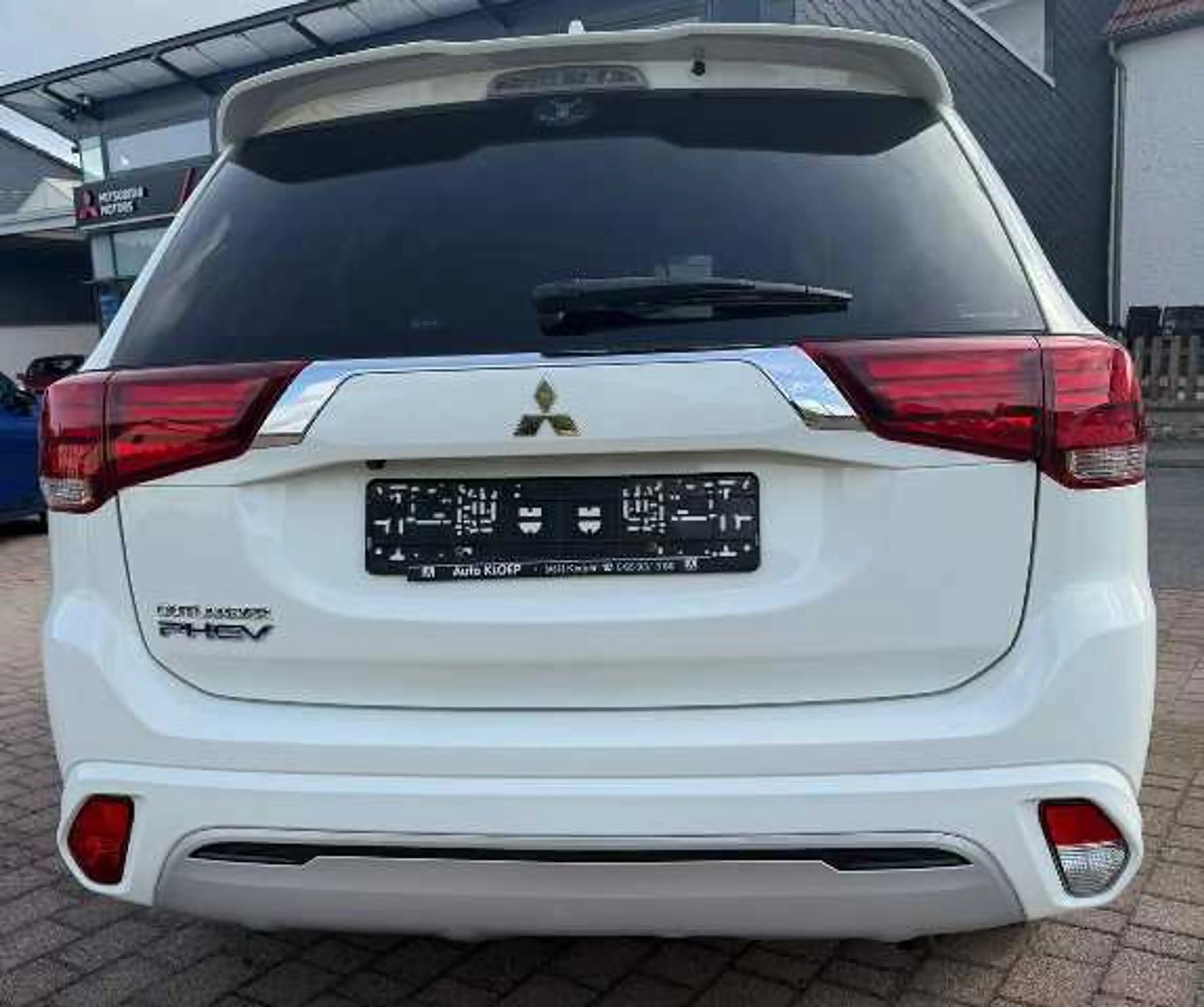 Mitsubishi Outlander PHEV BASIS Spirit-Paket 2.4 4WD — photo 6