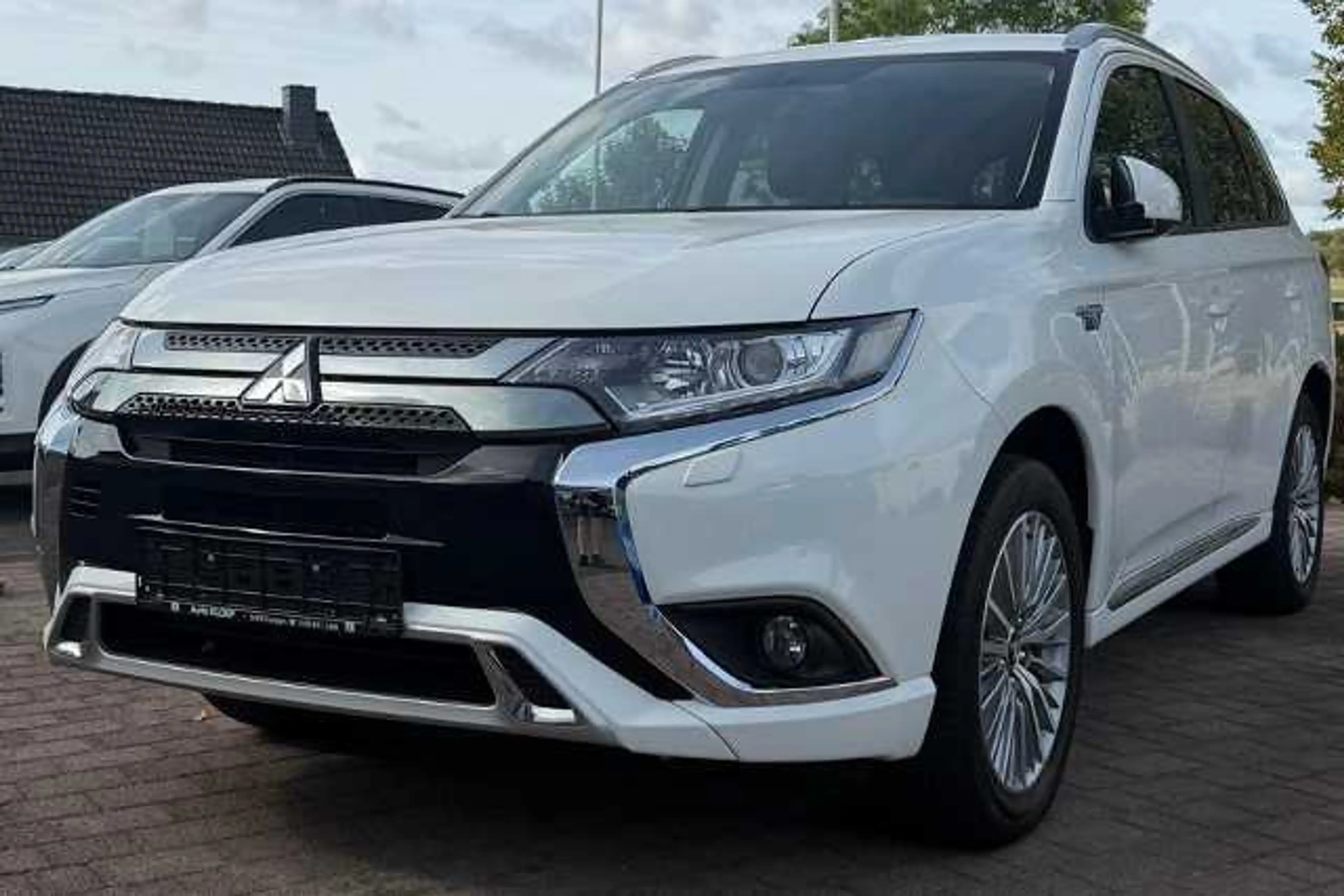 Mitsubishi Outlander PHEV BASIS Spirit-Paket 2.4 4WD