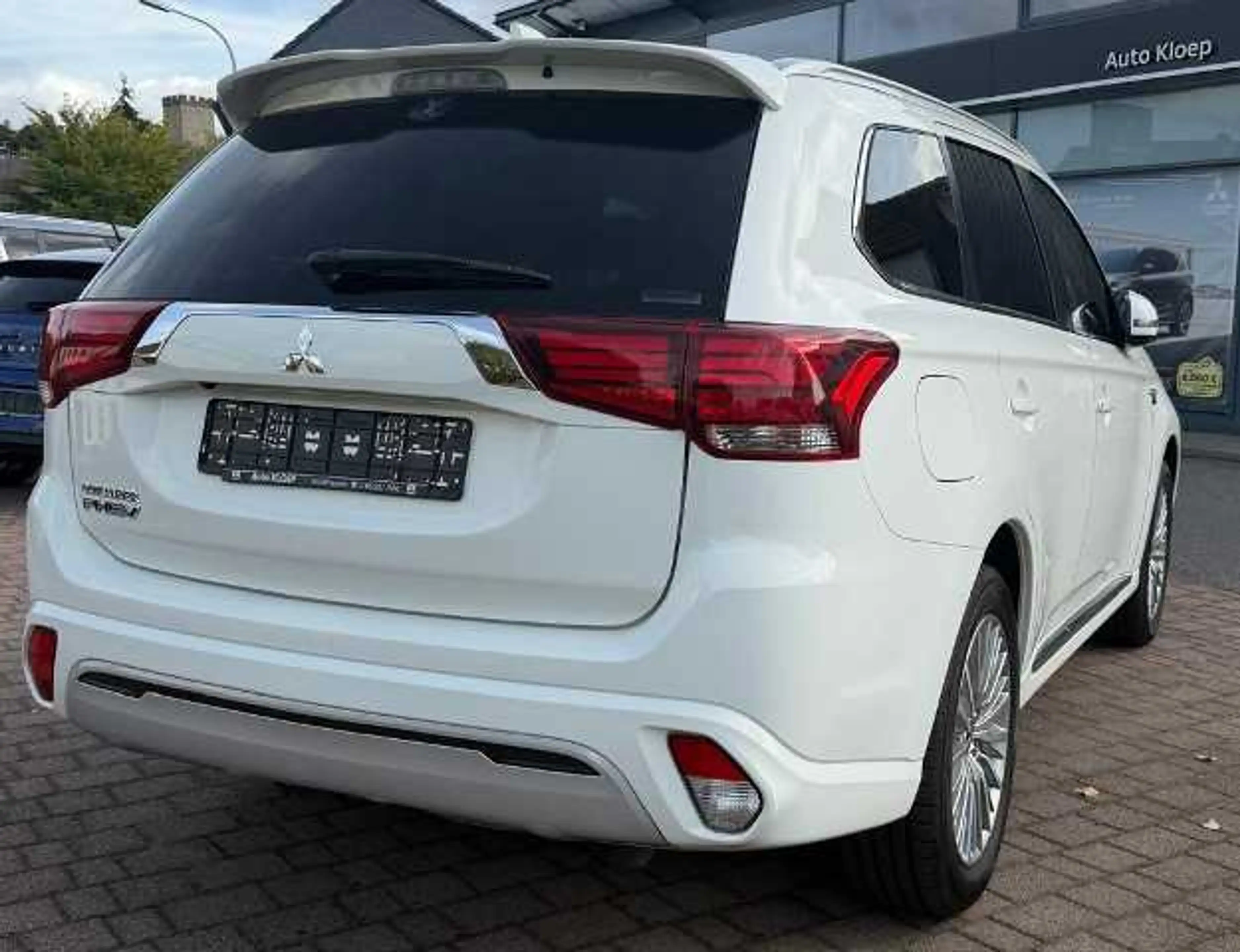 Mitsubishi Outlander PHEV BASIS Spirit-Paket 2.4 4WD — photo 5