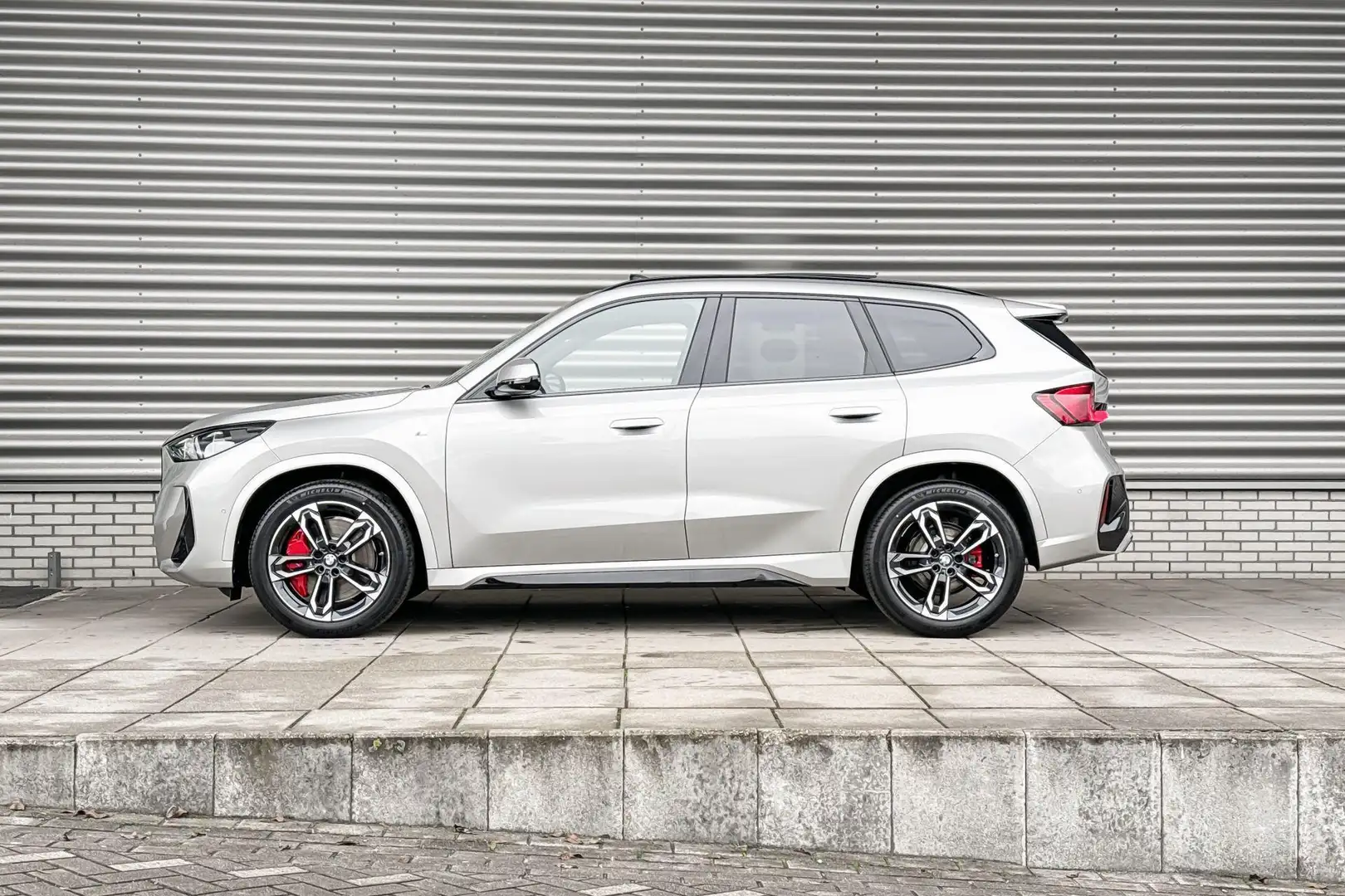 BMW X1 sDrive18i M Sportpakket Pro / Innovation Pack / Tr Grijs - 2