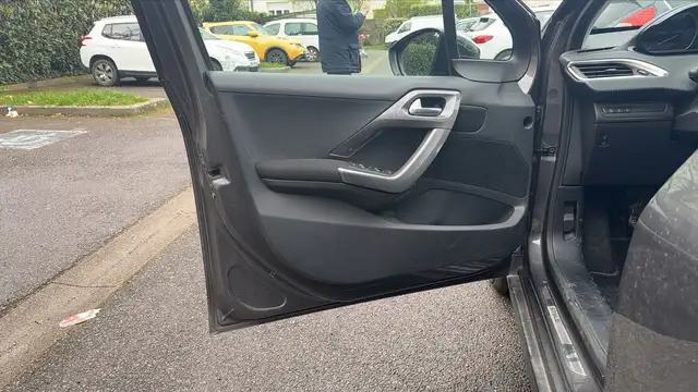Peugeot 2008 view 7