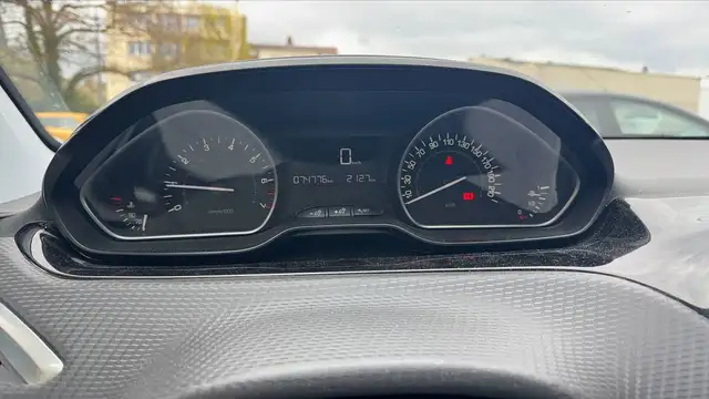 Peugeot 2008 view 12