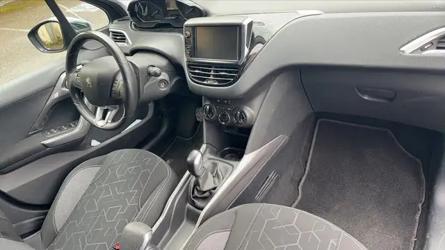 Peugeot 2008 view 10